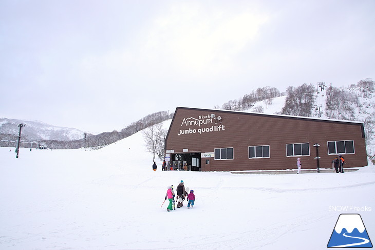 ニセコアンヌプリ国際スキー場 11月の『ワヤ豪雪』を滑る。オープン初日からパウダースノー！